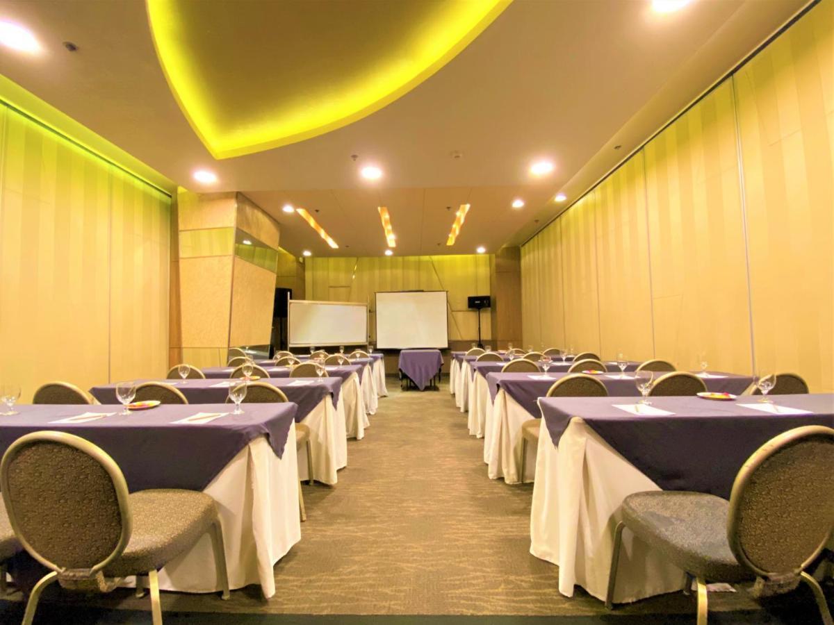 One Pacific Place Serviced Residences Makati City Exterior photo