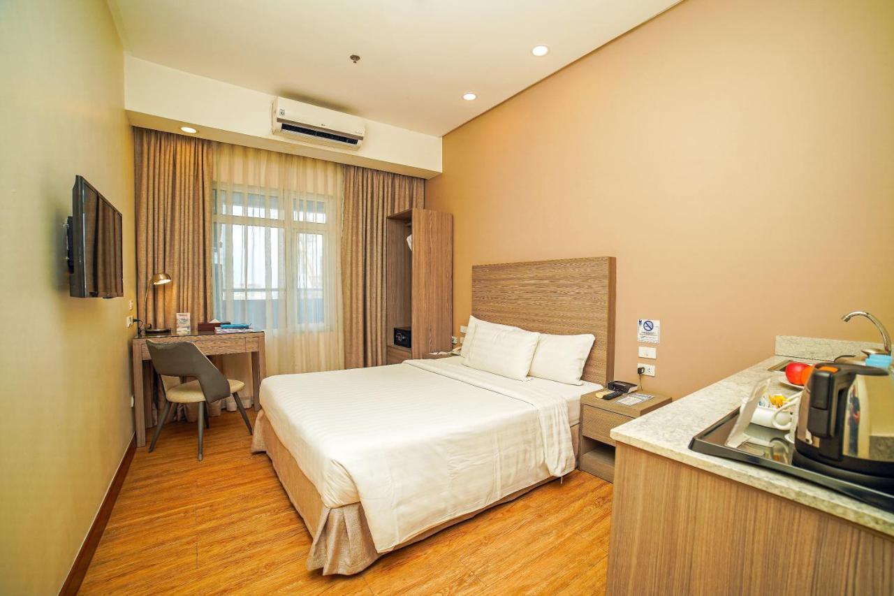 One Pacific Place Serviced Residences Makati City Exterior photo