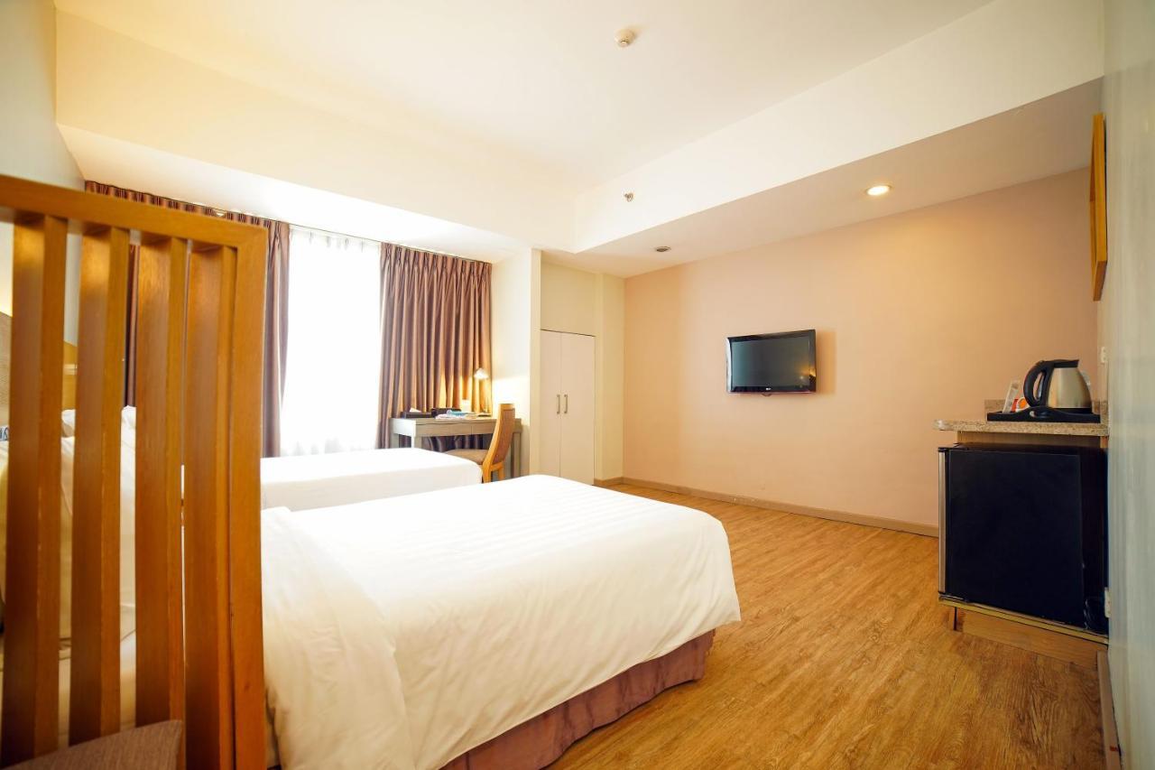 One Pacific Place Serviced Residences Makati City Exterior photo