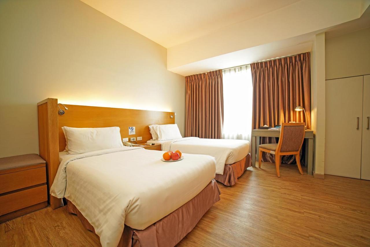 One Pacific Place Serviced Residences Makati City Exterior photo