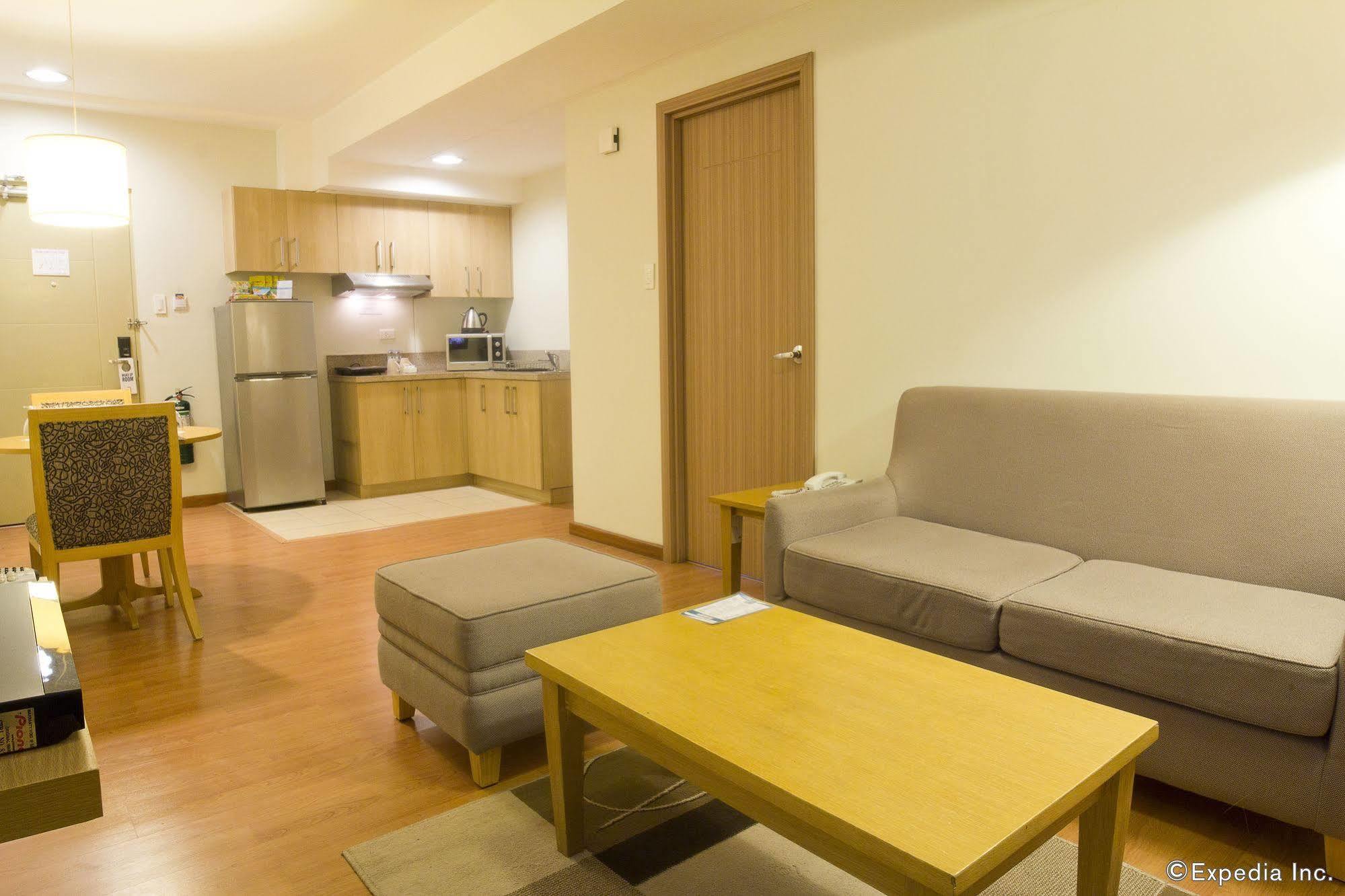 One Pacific Place Serviced Residences Makati City Exterior photo