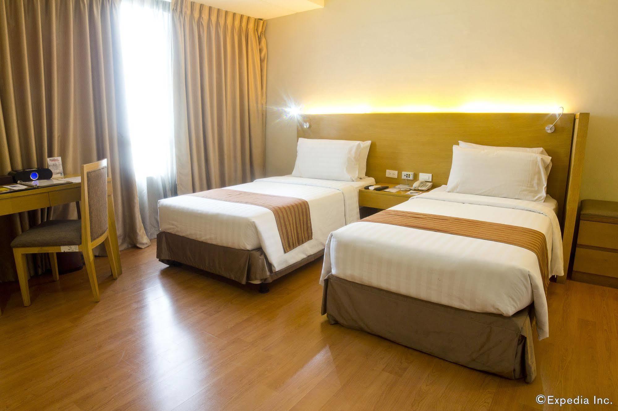 One Pacific Place Serviced Residences Makati City Exterior photo