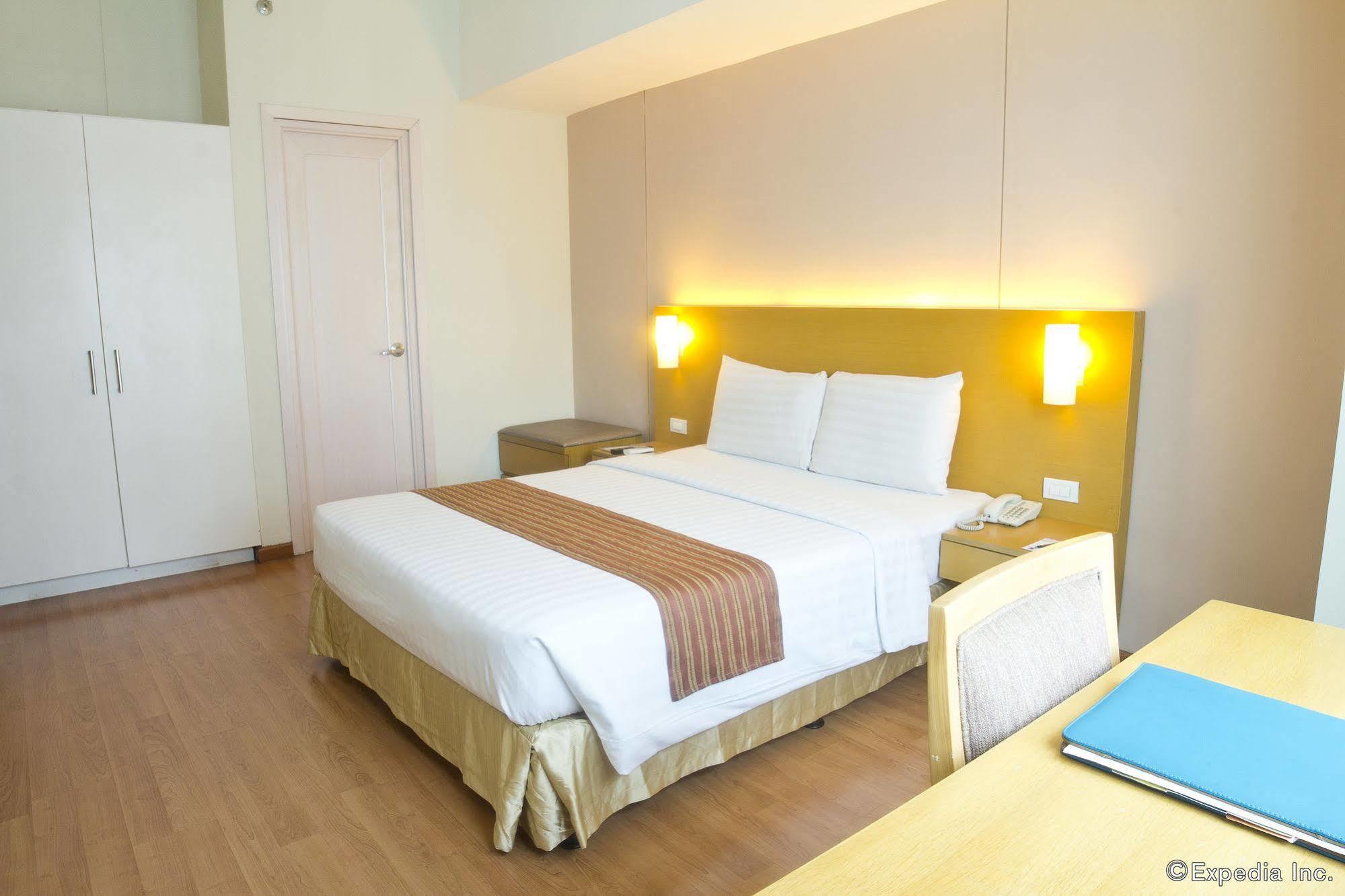One Pacific Place Serviced Residences Makati City Exterior photo